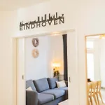Urban Luxe 70 M2 Two-bedroom Gb-62 *