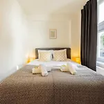 Urban Luxe 70 M2 Two-bedroom Gb-62 아파트 *