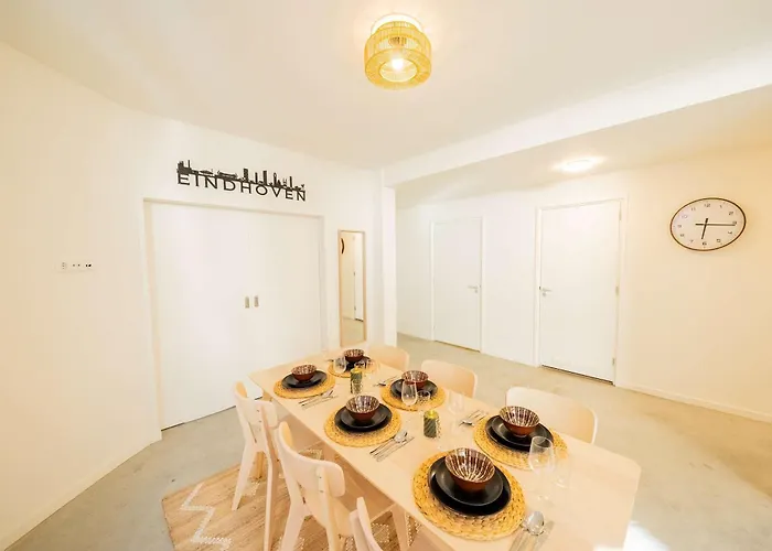 Апартаменты Urban Luxe 70 M2 Two-bedroom Gb-62 *